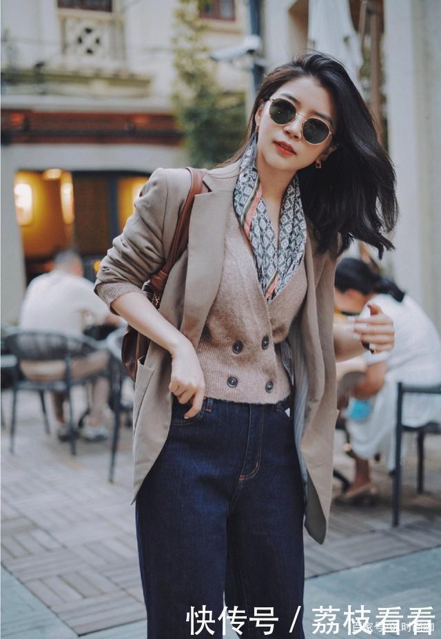 入秋该穿针织衫了，分享4组三木的经典搭配，照着穿想不时髦都难