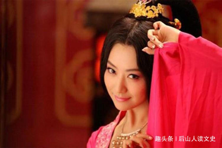 鸡髓笋$贾母分菜给宝黛凤兰,哪是宠爱这么简单,老太太深意看懂的人不多