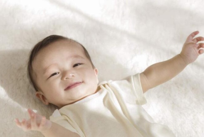 宝妈|宝宝睡醒后的三个“小举动”,说明大脑发育好,宝妈对照一下吧