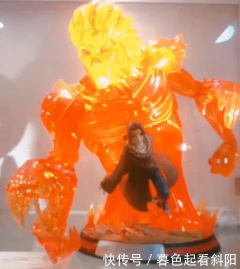 须佐能乎|土豪炫耀“鼬神”手办,看到鼬脱掉晓衣服后,网友买不起