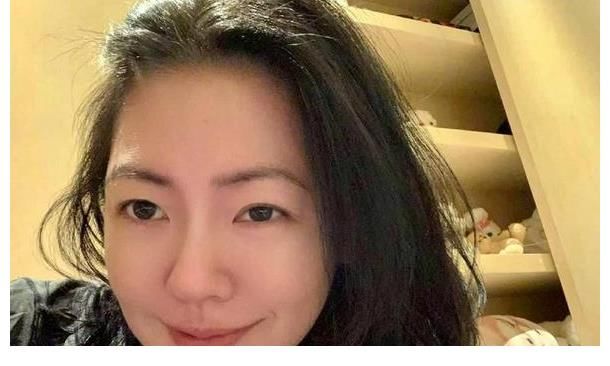 组图：林志玲为《熙娣想聊》打call，调侃自己想靠节目翻红