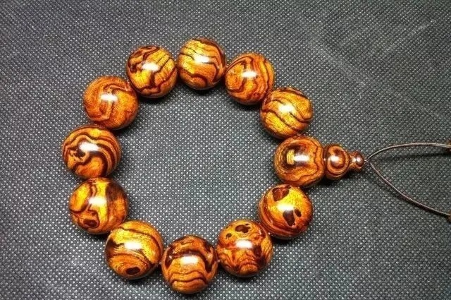 把珠子表面|这东西车出来的珠子能玩儿吗?