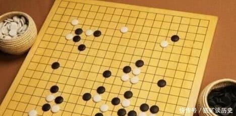 朱元璋|朱元璋命大臣用真正的实力与自己下棋,后恼羞成怒,看向棋盘时瞬间喜笑颜开