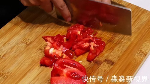 炒花菜时,到底要不要焯水以前没注意,难怪花菜不脆不入味