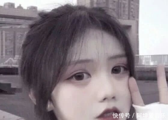 喜欢“听音乐”睡觉的女生,都有这“三个特征”怪不得招男孩喜欢