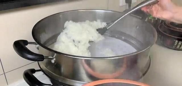 好吃又简单的糯米饭,腊肠香菇糯米饭!