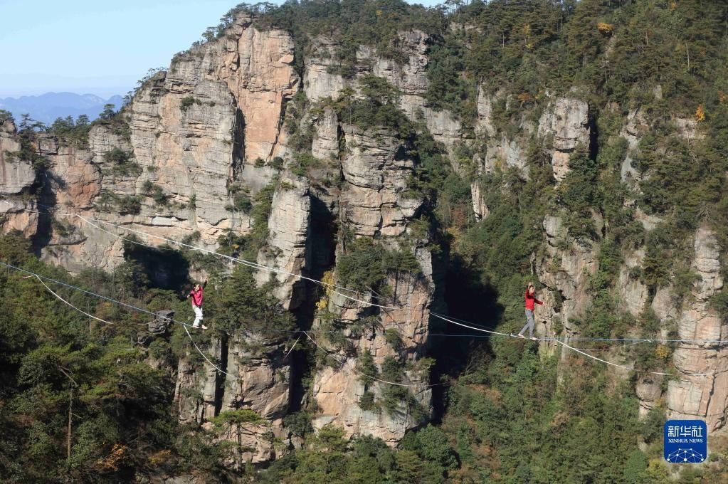 精英|湖南张家界：峰林竞技 高空“带”舞