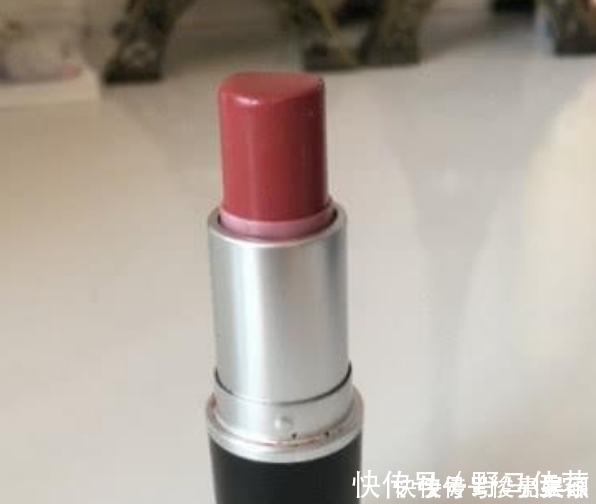 形状|你的口红都用成哪种形状了看到第三种,网友你是嘬着用吗