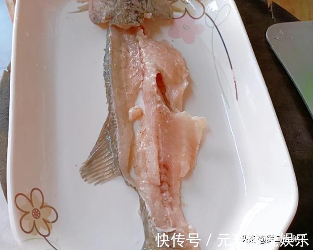 鲈鱼|鲈鱼这样做太好吃了，肉香嫩滑，吃了几十年都没吃够，太解馋了