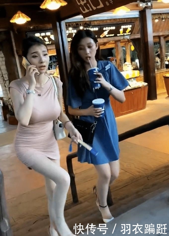 半透明式服装,走在时尚潮流最前端