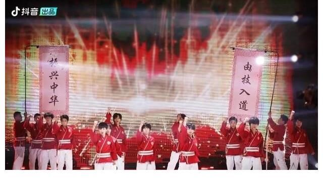 是谁的热爱，如此璀璨夺目
