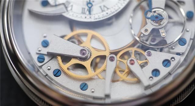 八年从业者告诉你“ 朋友圈”里的复刻表到底能不能买？