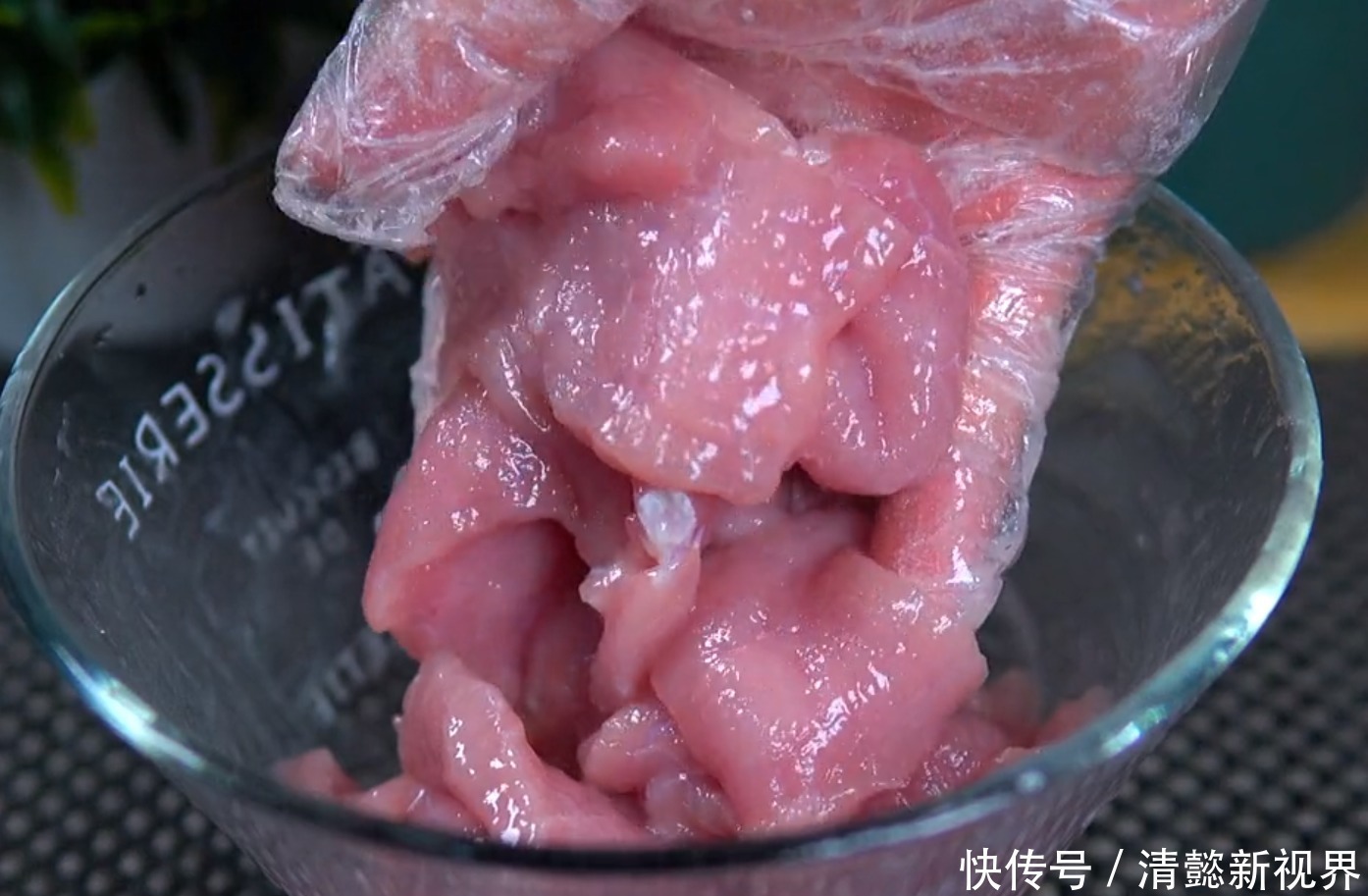 锅包肉家庭版做法,酸甜酥脆不回软,在家也能做出饭店的味道