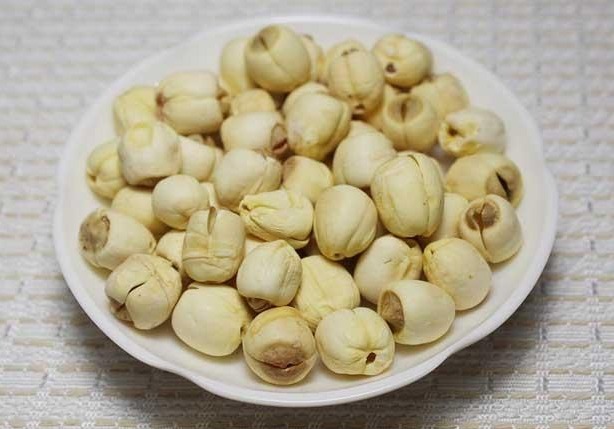 莲子肉|脾胃虚弱的人,一定要常喝“四宝粥”,坚持喝一周,脾胃越养越壮