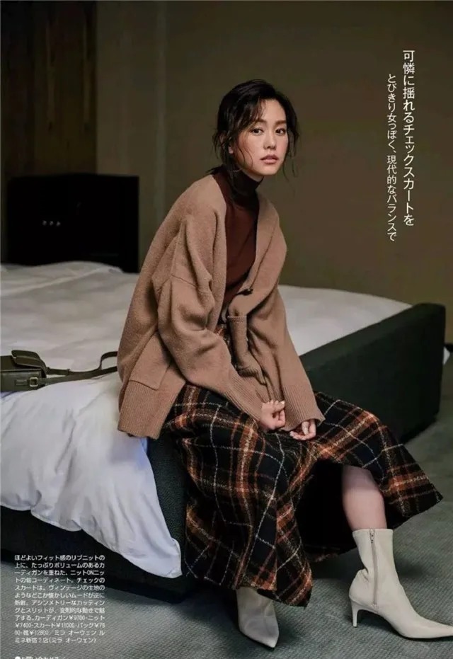 穿搭 40岁不要和一套花一起穿,高档、时尚又洋气的“高级灰”配色