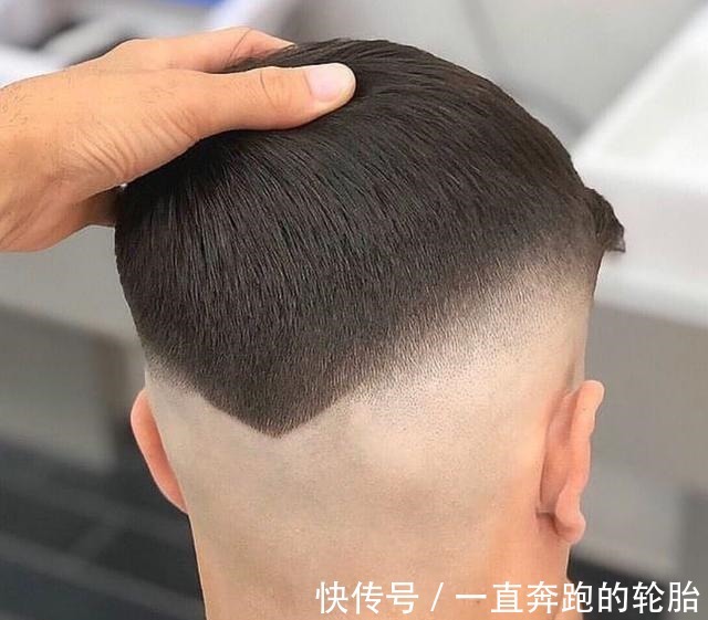 造型 适合50岁大叔的三款发型,清爽干净显魅力,有品位的男士都在剪