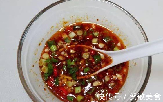 凉拌菜|做凉拌菜，最忌直接放辣椒油，学会“3放2不放”，拌啥都美味！