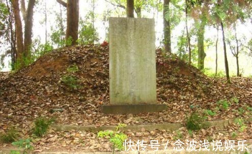 扎纸匠@傻小子逃荒,被扎纸匠收做徒弟,晚上师傅却对他说:你师娘不是人