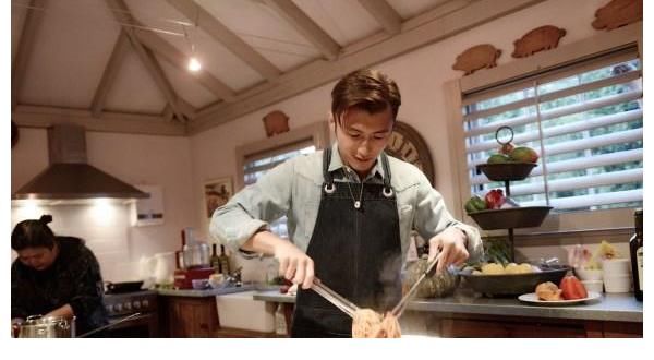 李亚鹏|李亚鹏在野外秀厨艺，还带上一个美女同行，一锅羊肉全糊了！