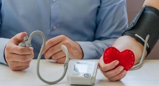 食物|血液过于粘稠的人,牢记:3种食物经常吃!别让血管“堵死”!