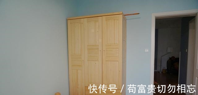 电视|老公为“省钱”, 不装吊顶, 也不做电视墙! 邻居眼红 效果不输人!