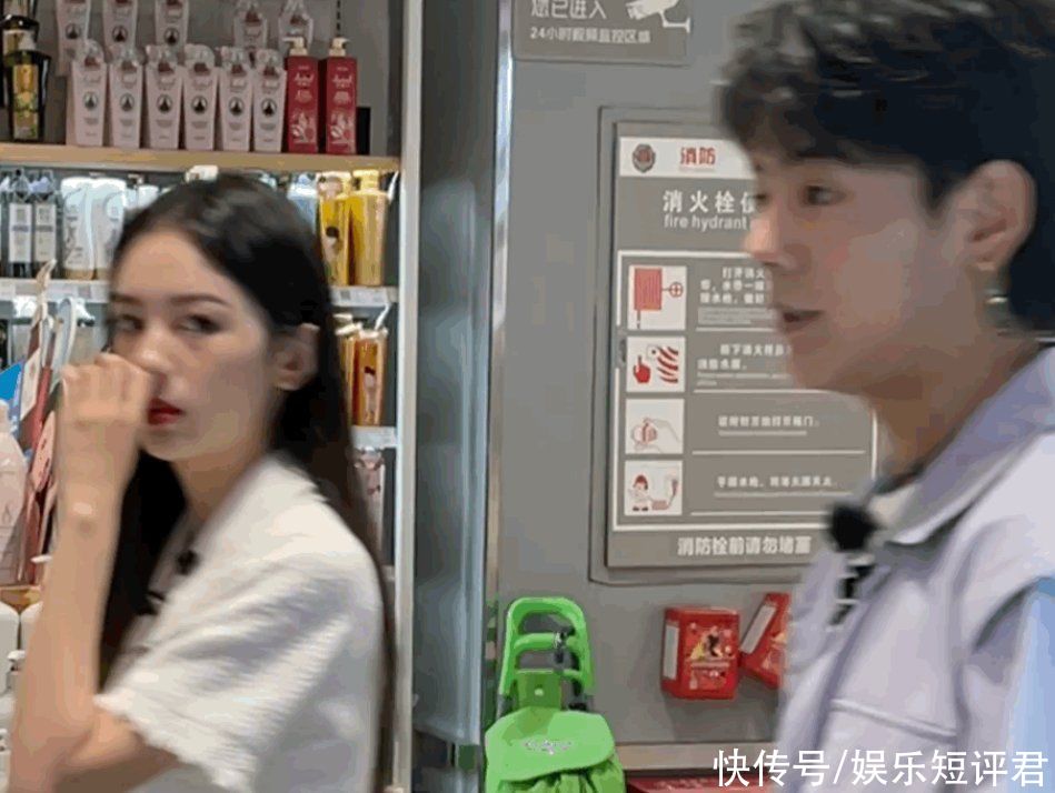 寧靜|《中餐廳5》開始錄制，生圖下姚安娜像路人，寧靜妝容太濃引關注