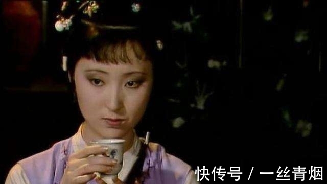 林妹妹@《红楼梦》:初进贾府的林黛玉究竟有多可怜?被作者用八字写尽