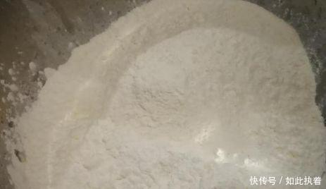 宝宝|一袋纯牛奶一个鸡蛋, 教你做一道秘制小点心, 宝宝吃到停不了嘴!