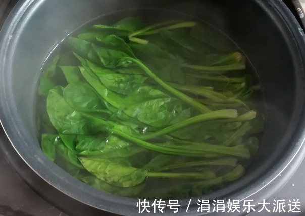 3种蔬菜炒之前必须“焯水”,不然与吃“毒”无异,了解一下