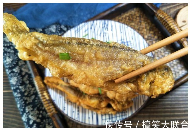 淀粉|干炸小黄鱼,裹面粉糊就硬了,教你1个小技巧,出锅酥到掉渣