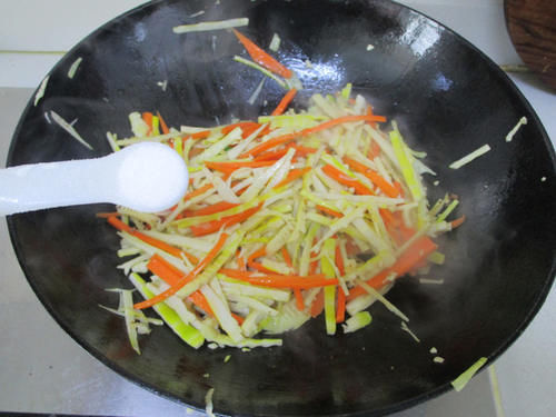 个子|父母个子不高，孩子却可以窜到1米8，原来是因为经常吃“它”！