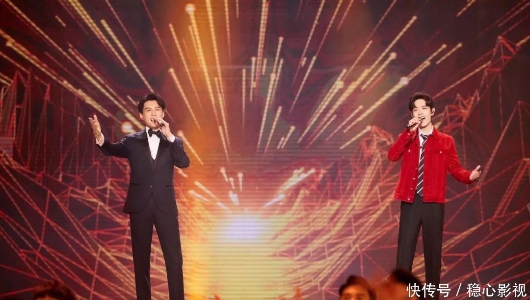 王一博连登春晚元宵晚会:作为顶流的他给肖战带来哪些启示?