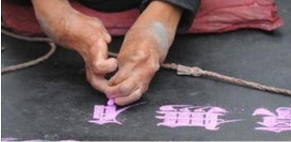 文化&残疾乞丐在地上胡乱涂鸦,却被方正公司看中50万买走,如今怎样了