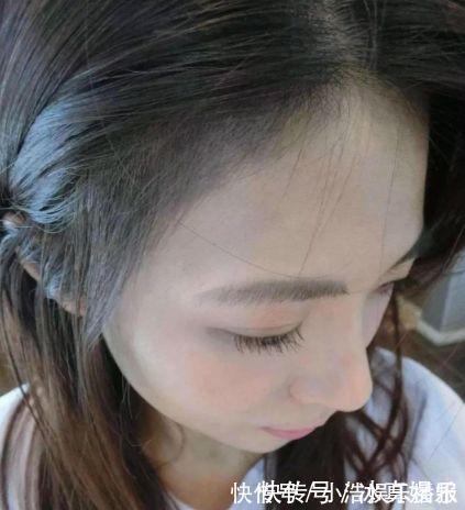 法式刘海 “发际线”高的女人,别扎马尾辫了!试试3种“减龄发”,太洋气