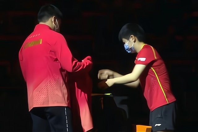 世乒赛|3-0！孙颖莎轻松晋级，女单八强全部诞生：国乒独占4席