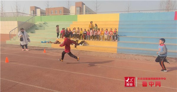 傅家镇中心小学：音体学科齐抽测多彩课堂显特色