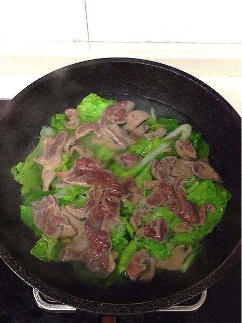  冬天，多给家人喝这汤，简单煮一煮，补血补铁，清肝明目，不懂太可惜