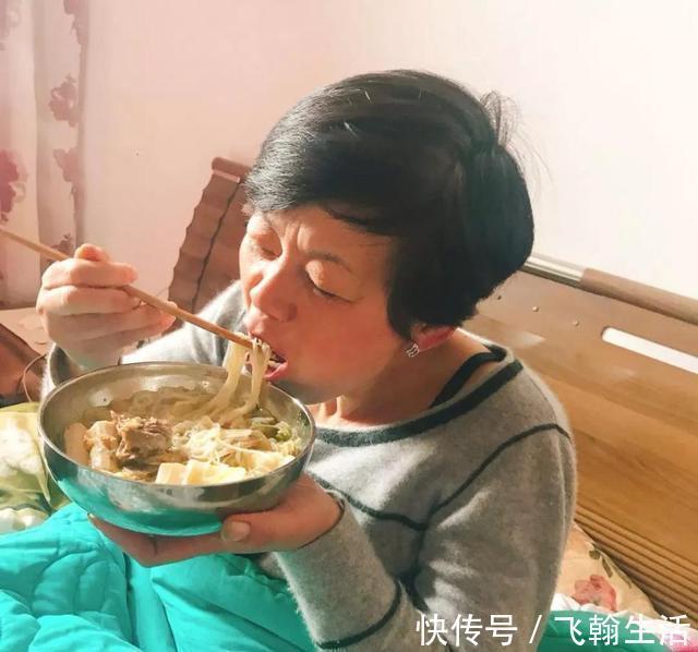 奶水|宝宝出现这种表现,代表妈妈的母乳很达标,吃进去的全是营养