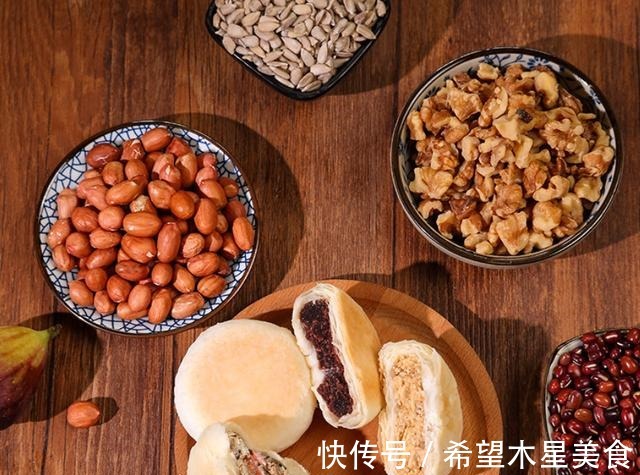 味美|最近囤了几款月饼，好吃味美还不贵，看着都流口水，没吃过要尝尝！