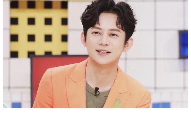 赵丽颖|何老师“喜添”新身份,新人主持听不懂中文,赵丽颖没画面?