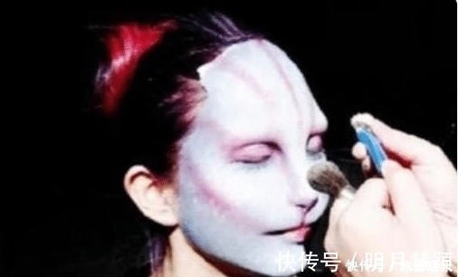 卸妝|非誠(chéng)勿擾中的“貓臉女”,因長(zhǎng)相怪異無(wú)人敢牽,卸妝后卻令人后悔