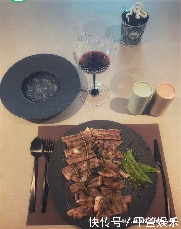 明星疫期居家全变厨师,何炅这菜我学不会,华晨宇这菜我吃不饱