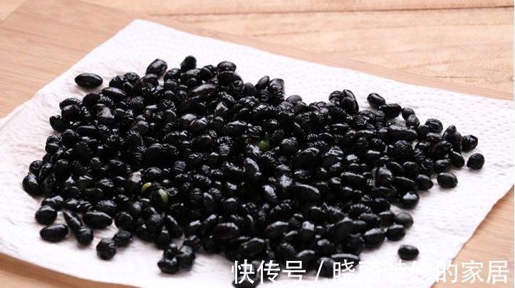 吃法|秋天要多吃黑豆，教你简单做法，放半个月都不坏，随吃随取真省事