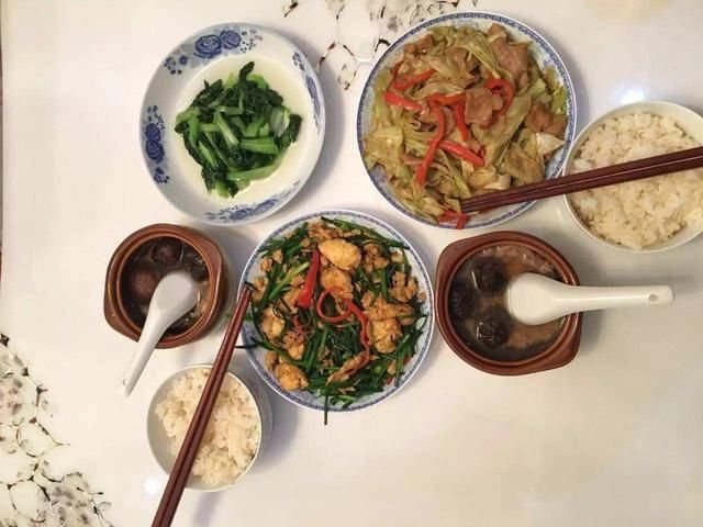 幽门螺杆菌是吃出来的？提醒：3种食物或是助推剂，最好管住嘴