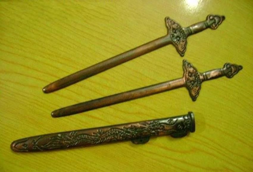 名剑记$古代四大诡异剑:一种燕子变,一种最诡异,喊“我在此”便飞胸前