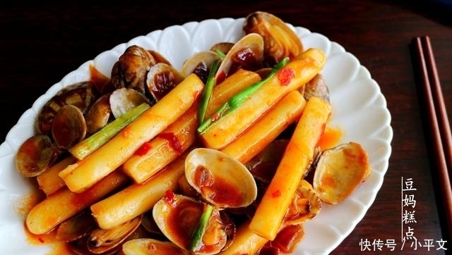 鲜香|蛤蜊炒年糕的做法,不到10分钟就上桌,软糯鲜香,下饭一绝