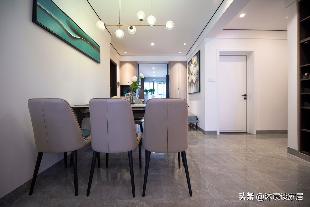 沐宸|灰色地砖+暗藏踢脚线，真的是好看又好打理，我下次装修也要这样