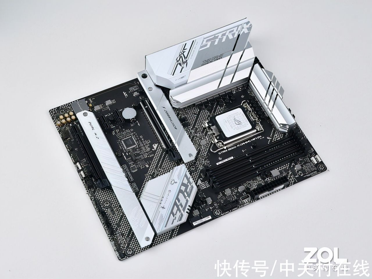 主板|新一代雪姬 华硕ROG STRIX B660-A GAMING WIFI D4吹雪主板图赏