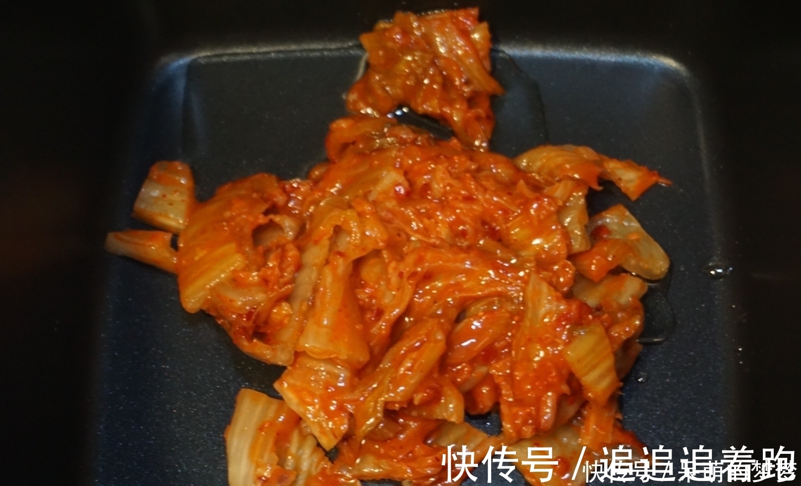 辣白菜|几天不吃就馋的韩式辣白菜火锅，比麻辣烫简单，全家吃光盘不浪费