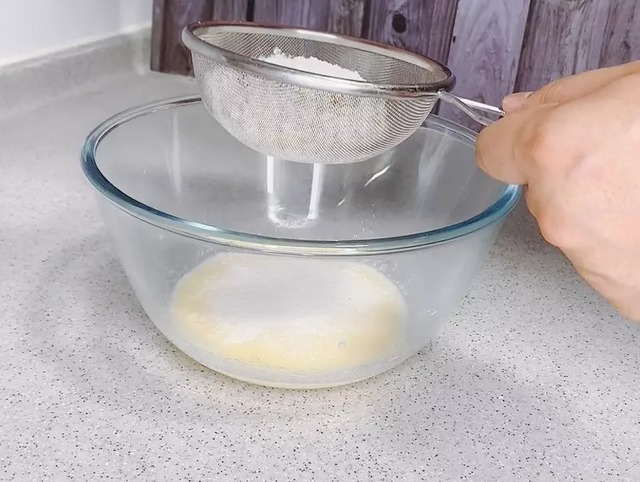 芋头控的最爱!大叔教你改良版芋泥蛋糕,香甜松软,比奶油热量低